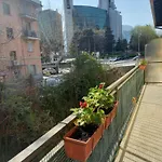 Meridian House 아파트 레코