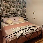 Meridian House 아파트