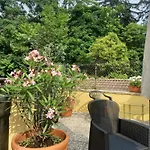 Meridian House 아파트 레코