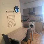 아파트 Meridian House