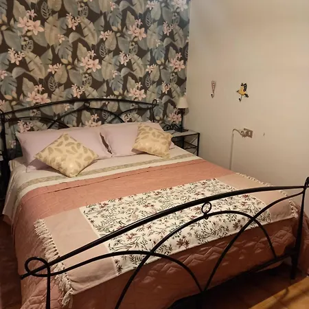 Meridian House Apartment