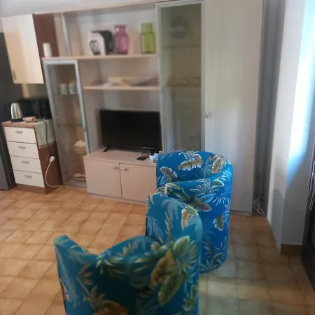 Meridian House Apartment